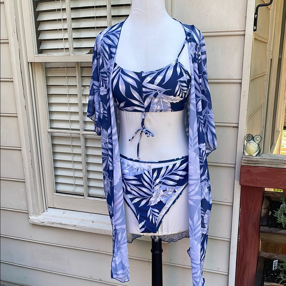 NIB- SHEIIN Blue and White Leaf Print Bikini Set with Kimono Cover-Up Size M